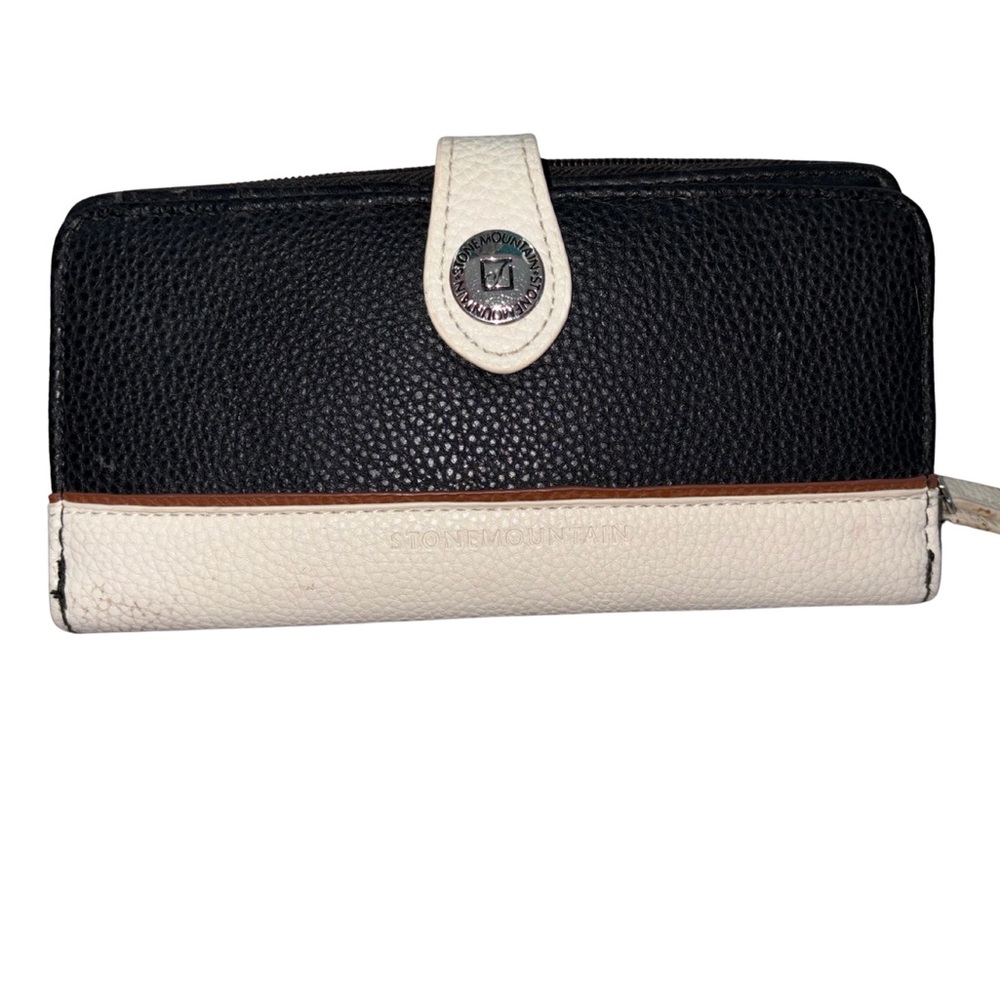 Stone Mountain Black and Cream Leather Zip Wallet Pebbled Two Tone Organizer